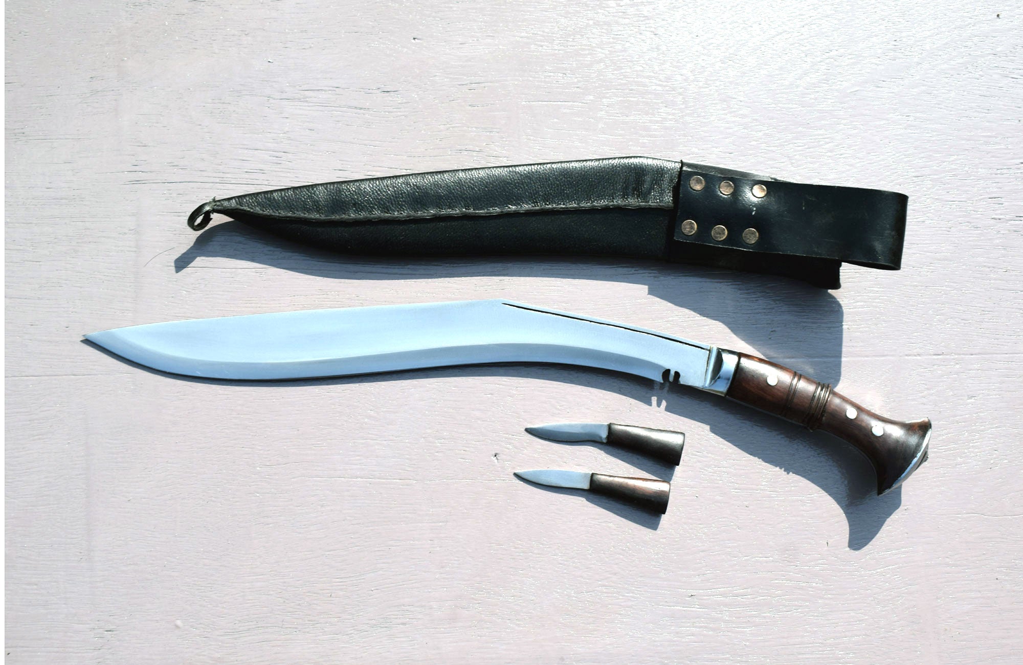 Close-up of Sirupate kukri blade spine and belly showing 7mm thickness and 43mm width