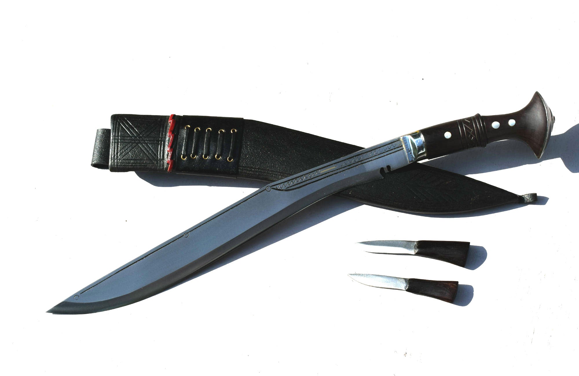 Sirupate Kukri Full Tang – Rosewood Handle Side View