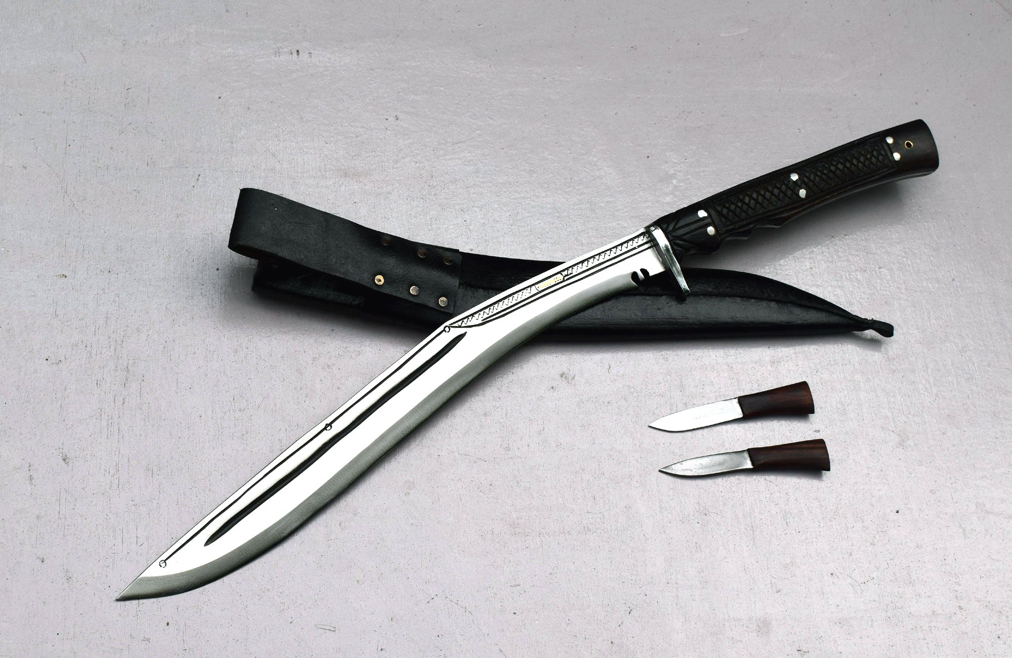 Spine thickness of Sirupate kukri blade – 7 to 8mm thick, edge hardened to 58-60 HRC, 5160 carbon steel leaf spring – handmade kukri knife Nepal