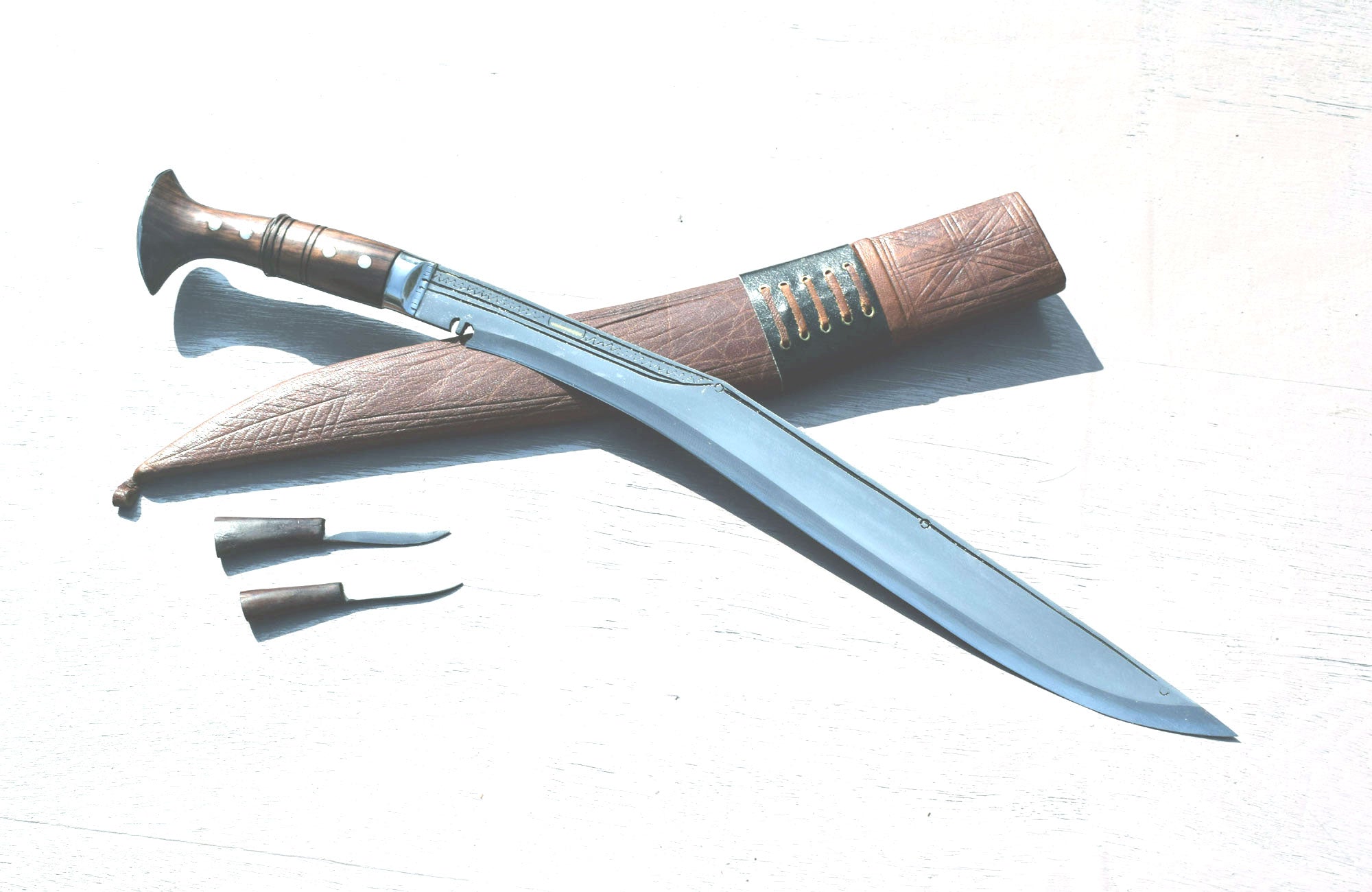 Handmade Nepalese Traditional Kukri Knife – Sirupate Full Tang – 18" Blade – Rosewood Handle – Brown Sheath.
