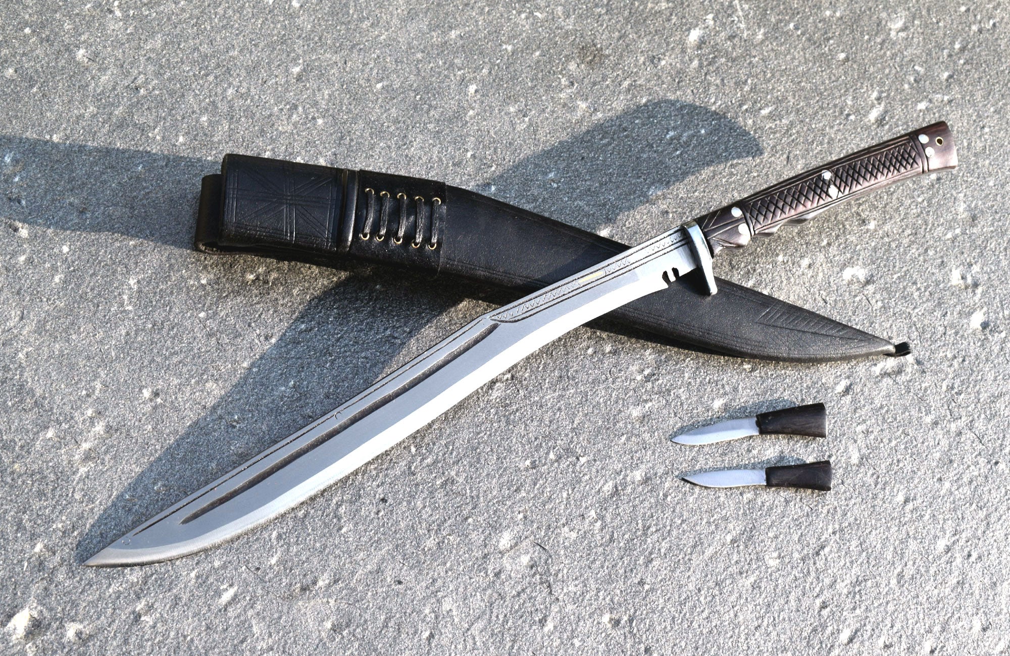 Handmade Nepalese - Traditional Kukri Knife – (Siru Sword) Sirupate Full Tang – 18" Blade – Rosewood Handle – Black Sheath.