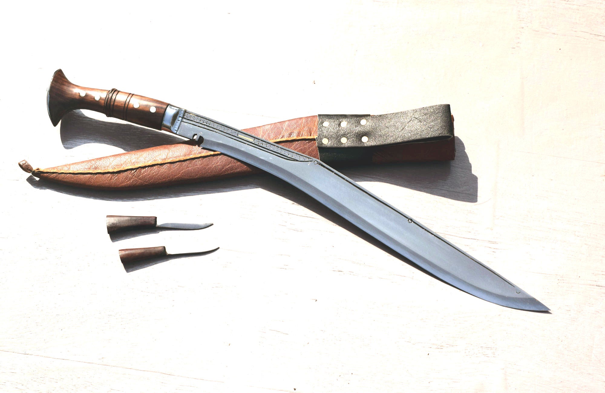 Handmade Nepalese Traditional Kukri Knife – Sirupate Full Tang – 18" Blade – Rosewood Handle – Brown Sheath.