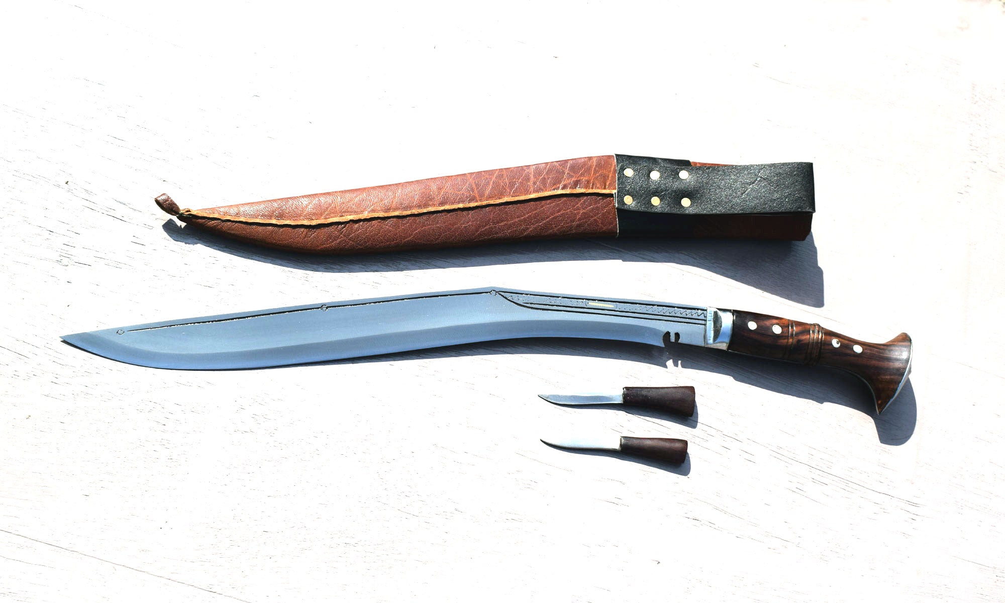 Handmade Nepalese Traditional Kukri Knife – Sirupate Full Tang – 18" Blade – Rosewood Handle – Brown Sheath.