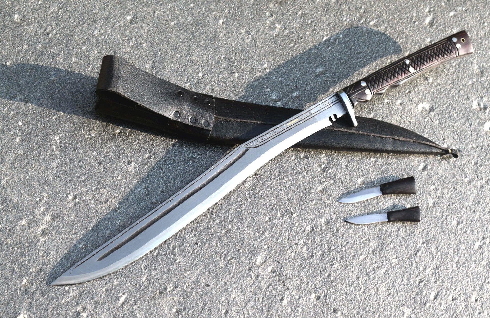 Handmade Nepalese - Traditional Kukri Knife – (Siru Sword) Sirupate Full Tang – 18" Blade – Rosewood Handle – Black Sheath.