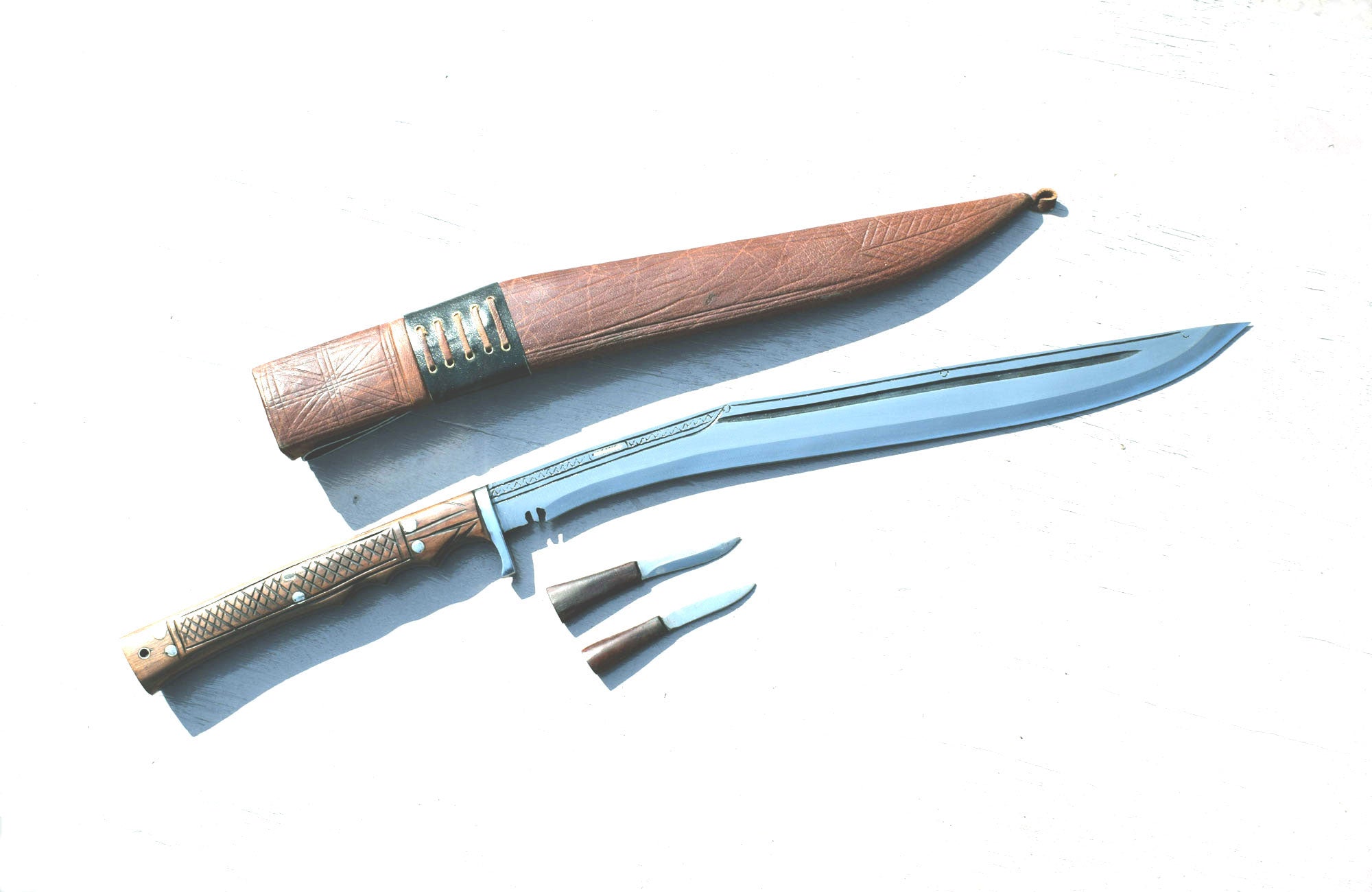 Handmade Nepalese - Traditional Kukri Knife – (Siru Sword) Sirupate Full Tang – 18" Blade – Rosewood Handle – Brown Sheath.
