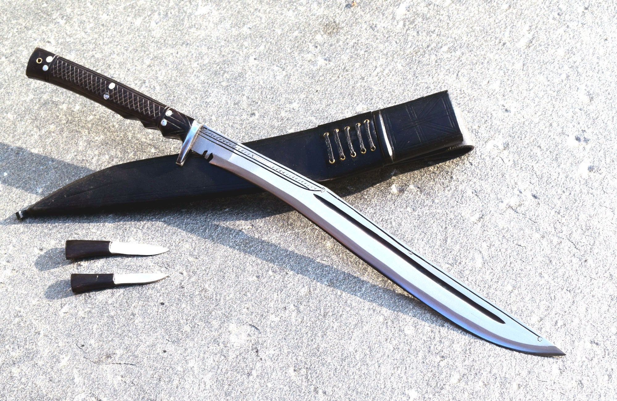 Handmade Nepalese - Traditional Kukri Knife – (Siru Sword) Sirupate Full Tang – 18" Blade – Rosewood Handle – Black Sheath.