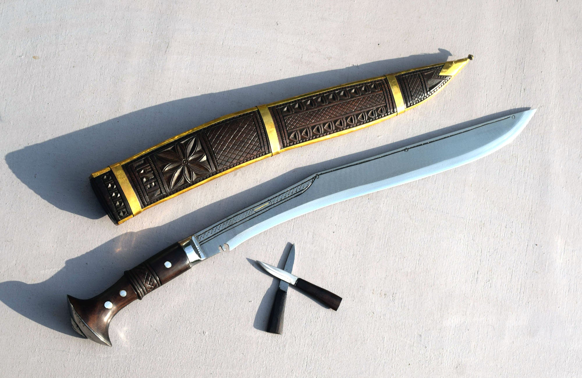 Handmade Nepalese-Traditional khukuri-Kukri Knife-Sirupate Full Tang-18" Blade - Wooden Sheath.
