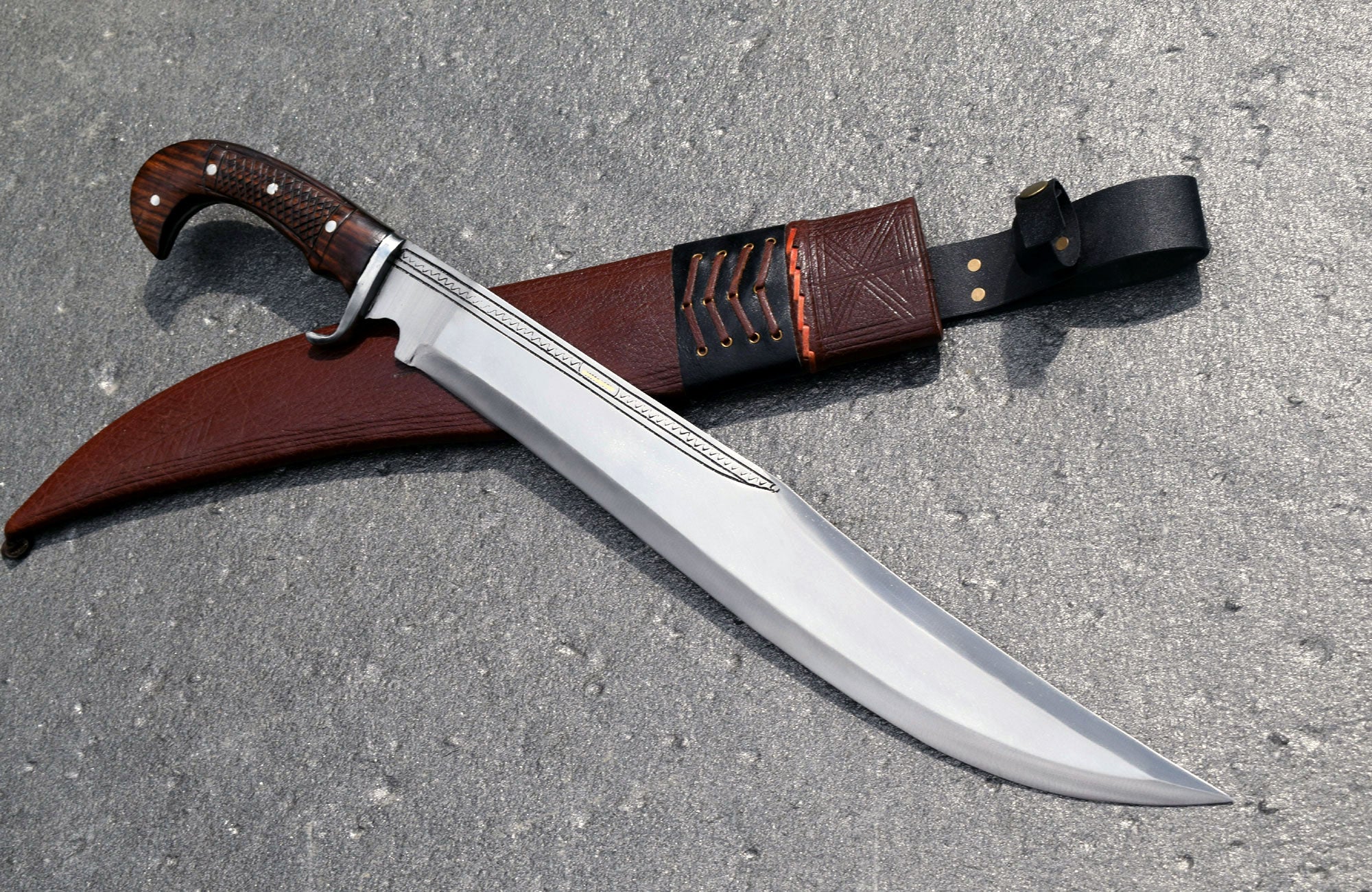 20 inch kukri kopis machete with brown buffalo leather sheath – top view