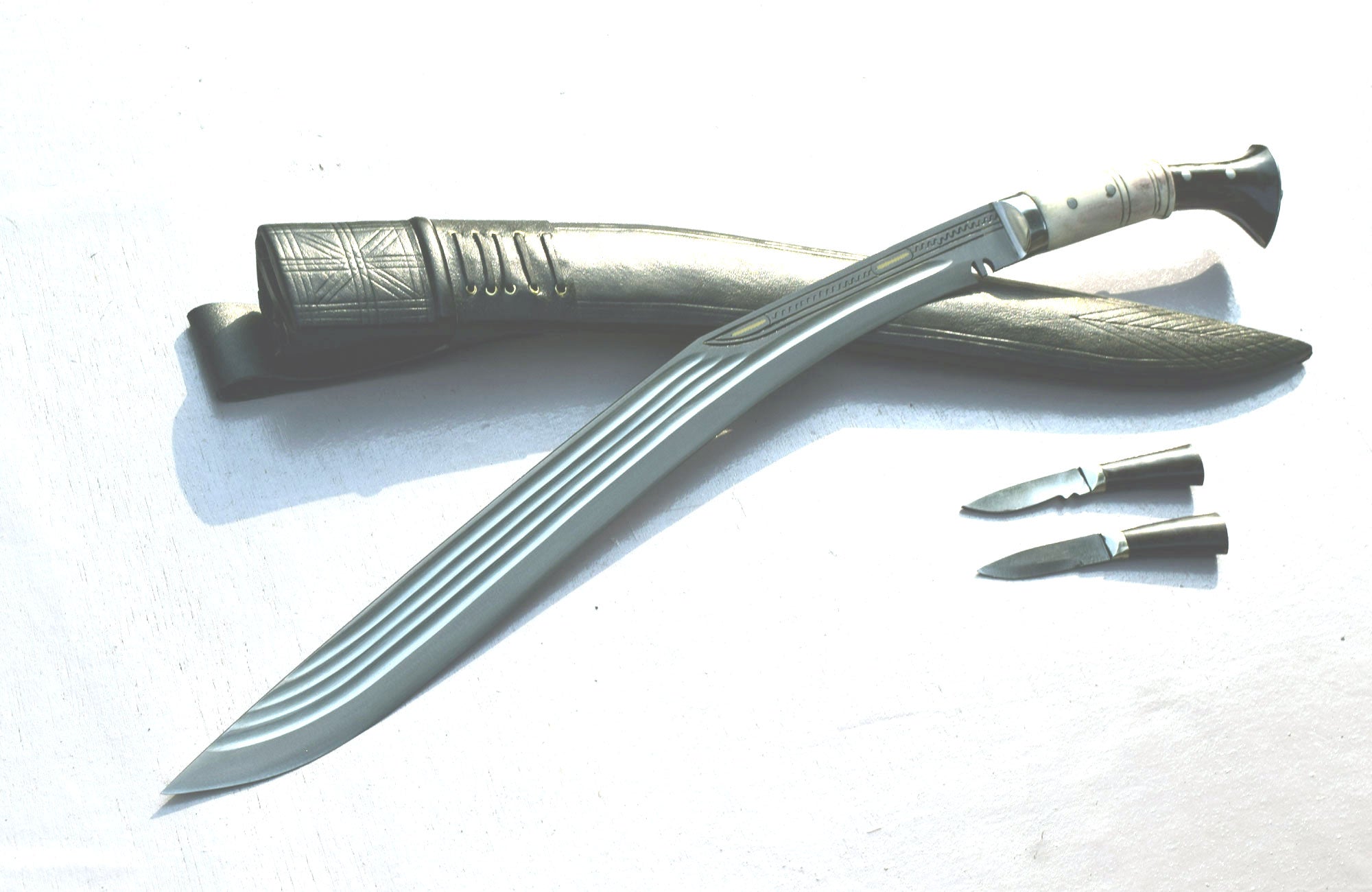 Handmade Nepalese - Traditional Kukri Knife – Sirupate Tinchira Full Tang-21" Blade-Buffalo Horn & Bone Joined Handle.