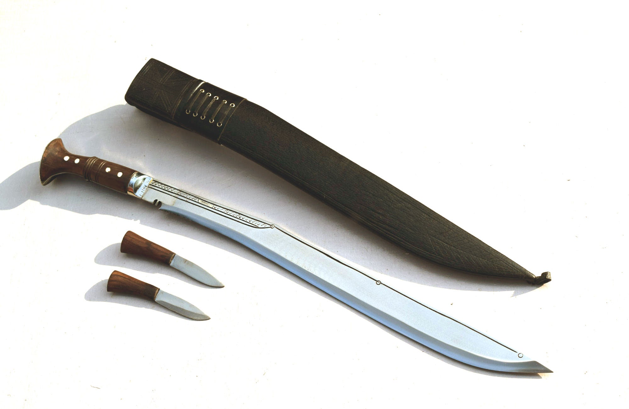 Handmade Nepalese Traditional Kukri Knife – Sirupate Full Tang-21" Blade-Rosewood Handle - Black Sheath.