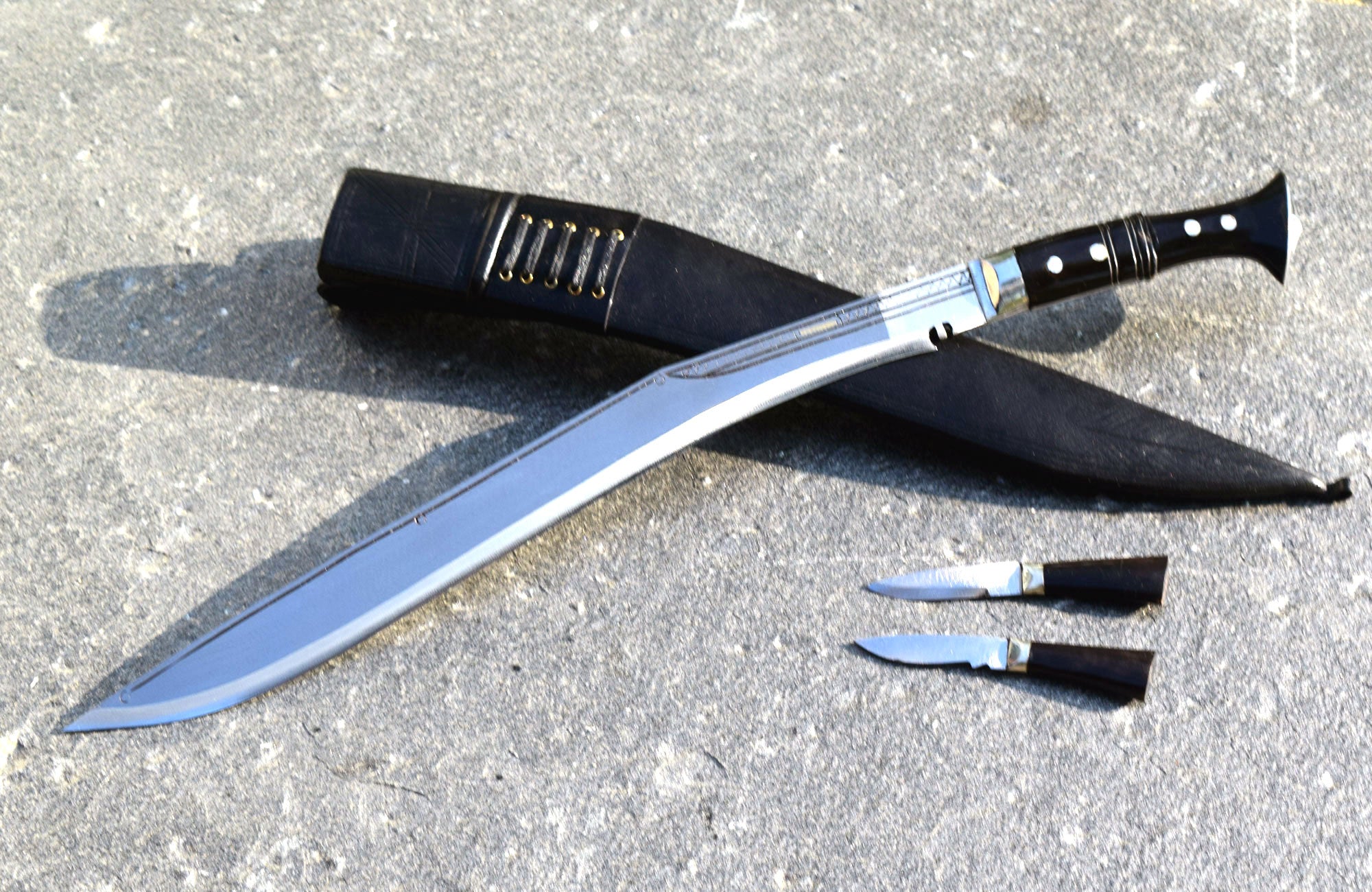 Handmade Nepalese - Traditional Kukri Knife – Sirupate Full Tang-18" Blade-Buffalo Horn Handle - Black Sheath.