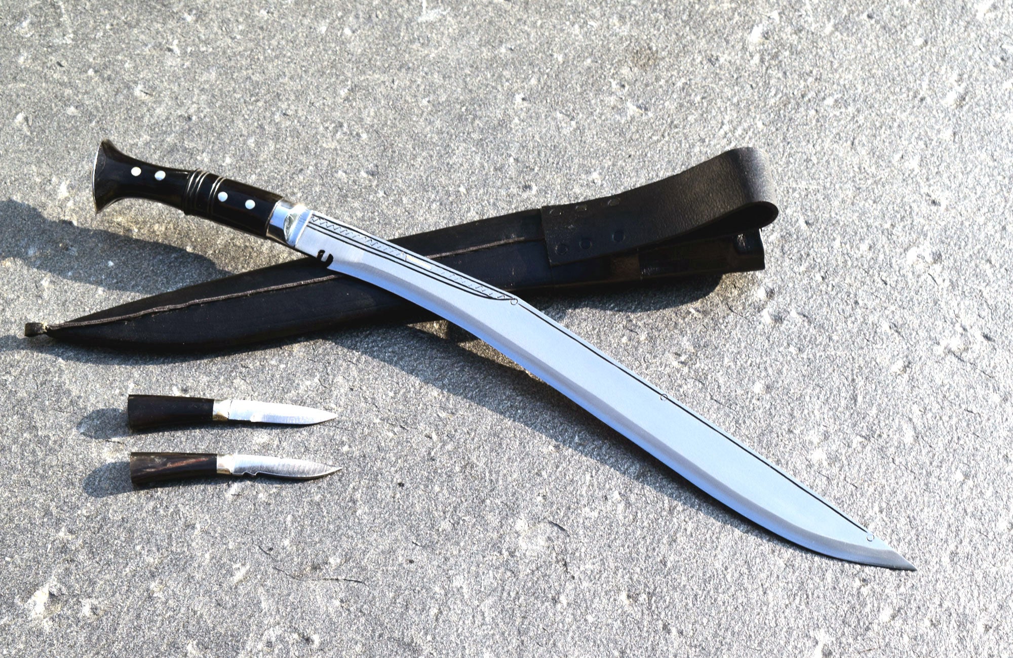 Handmade Nepalese - Traditional Kukri Knife – Sirupate Full Tang-18" Blade-Buffalo Horn Handle - Black Sheath.